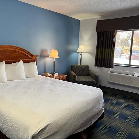 North Ridgeville South Ridge Inn מראה חיצוני תמונה