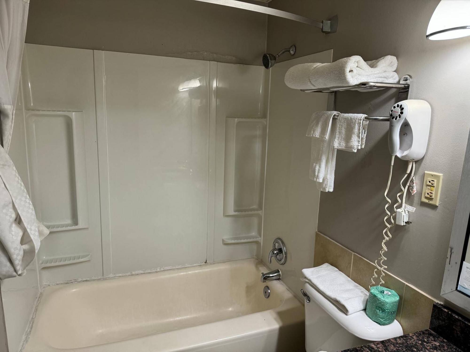 North Ridgeville South Ridge Inn מראה חיצוני תמונה
