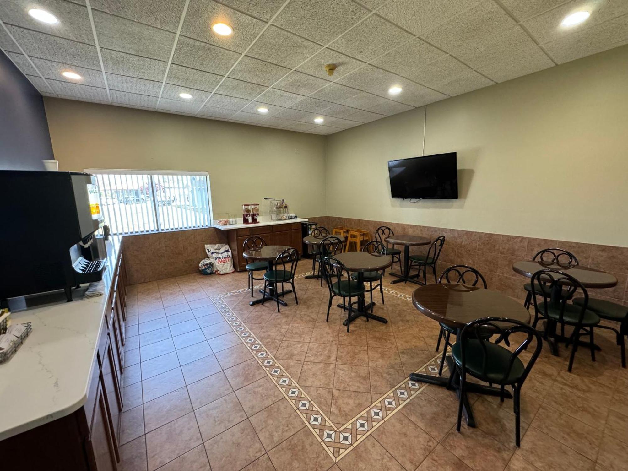 North Ridgeville South Ridge Inn מראה חיצוני תמונה