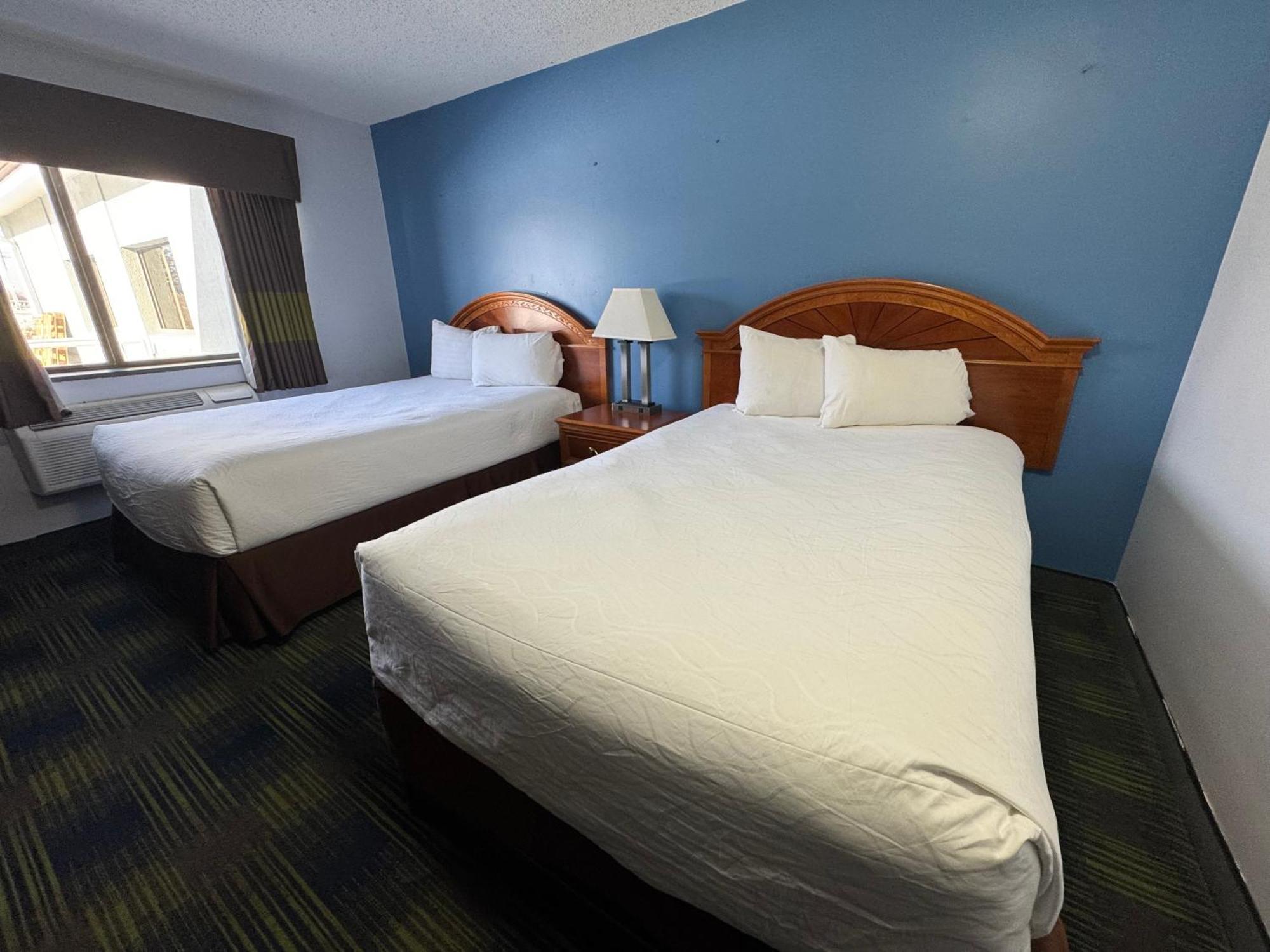 North Ridgeville South Ridge Inn מראה חיצוני תמונה