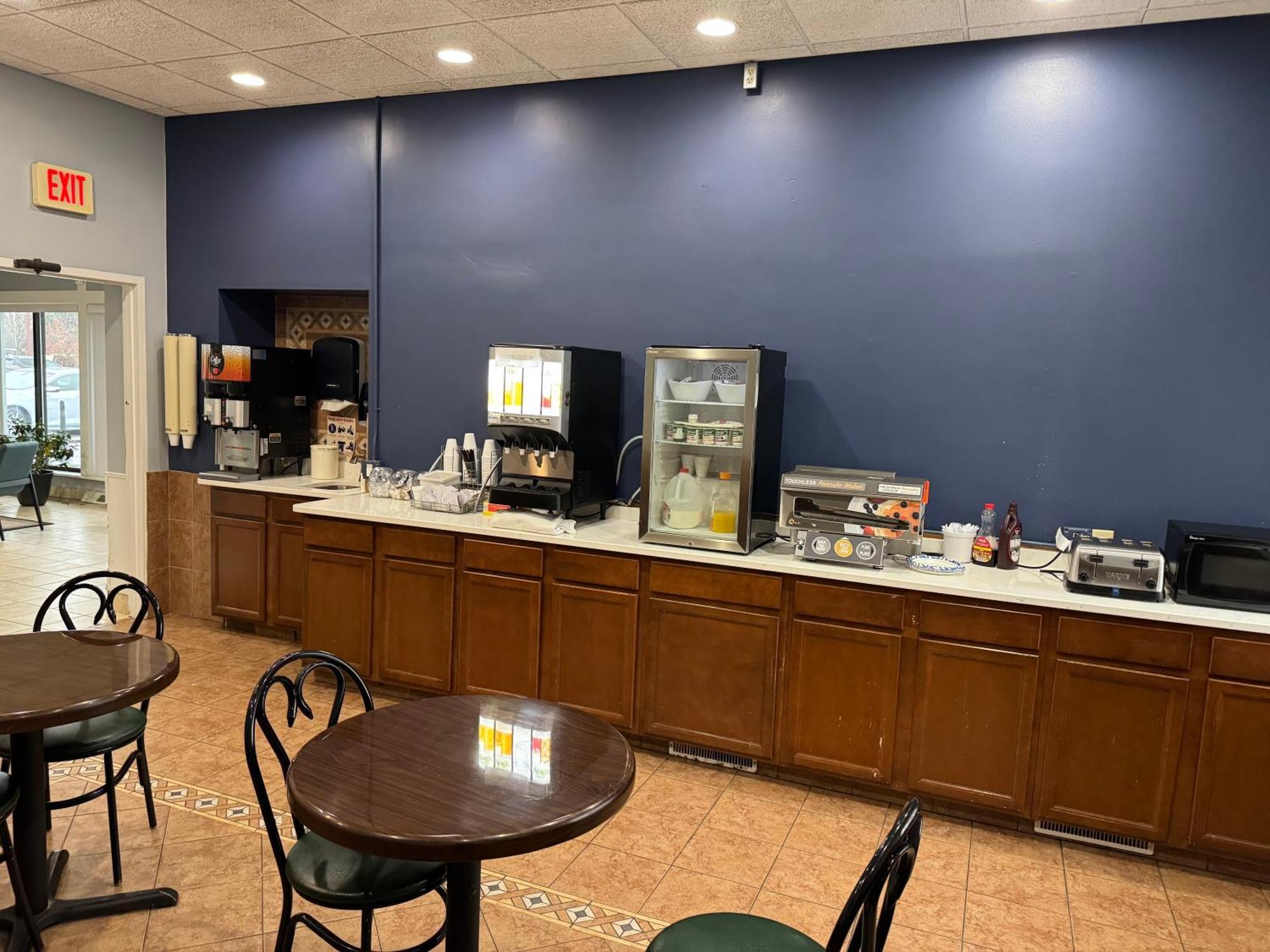 North Ridgeville South Ridge Inn מראה חיצוני תמונה